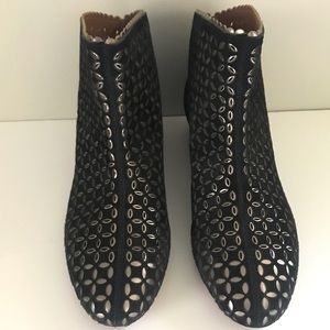 New Alaia lazer cut black suede hidden wedge booties size 7.